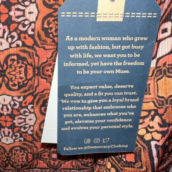 NWT Democracy Petite Multi-Print Top Size Petite Small - Picture 7 of 14